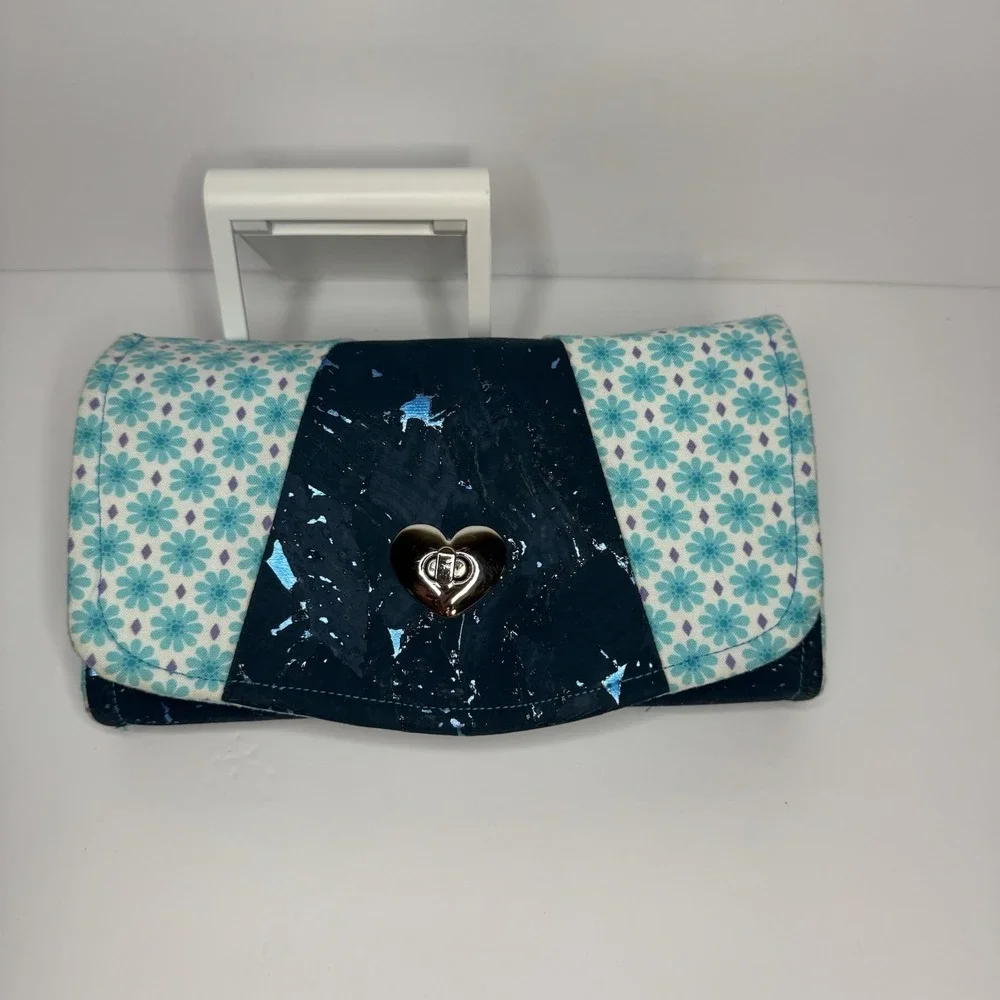 New Handmade quilted multifunction accordion wallet Soft shabby chic boho‎ heart